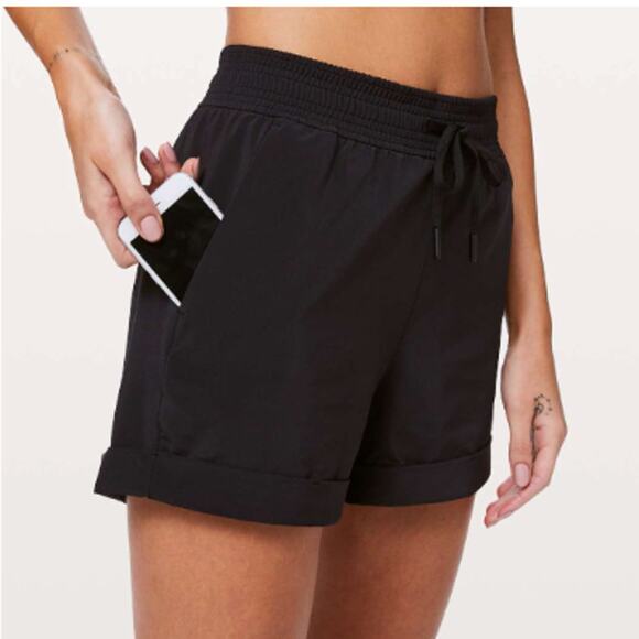 Lululemon Spring Break Away Short 3" – Black – Size 6 - Picture 1 of 11